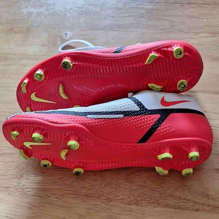 Photo of free Nike Phantom Football Boots UK Size 6, Used (TN23) #4