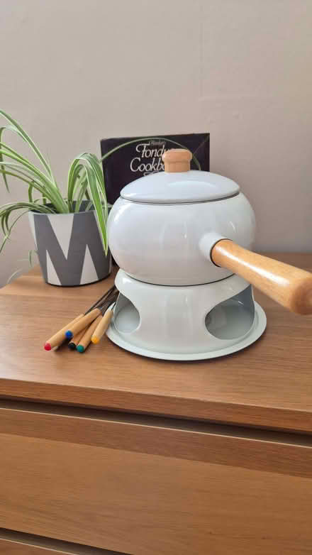 Photo of free Enamel party fondue set with cover (Portishead BS20) #1