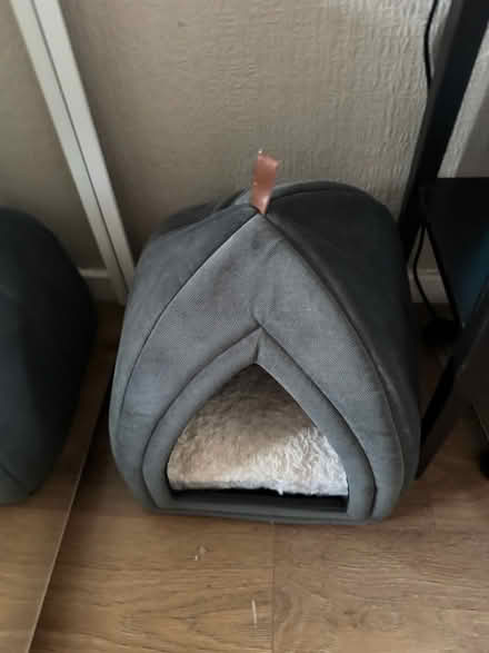 Photo of free Small cat/dog igloo bed (Seaforth) #1