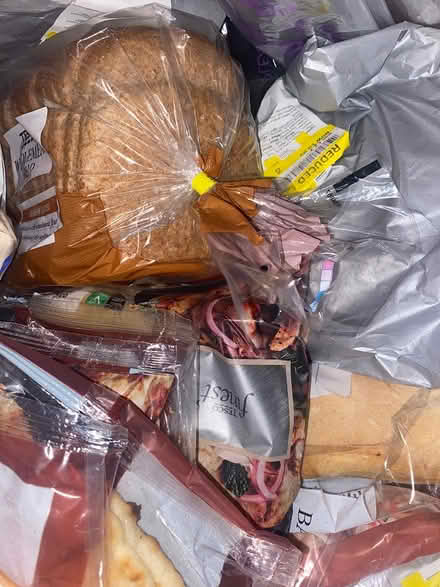 Photo of free lot of bread (LA14) #2