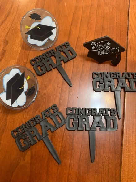 Photo of free graduation cake/cupcake toppers (Lafayette) #1
