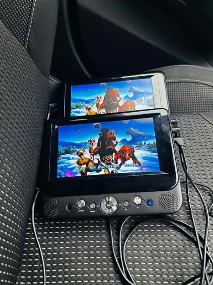 Photo of free 7” twin screen in-car DVD player (Westbourne Grove M20) #4