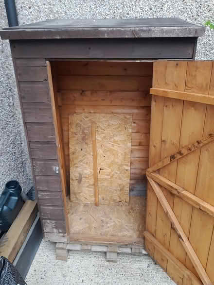 Photo of free Small wooden shed (Dagenham RM8) #2