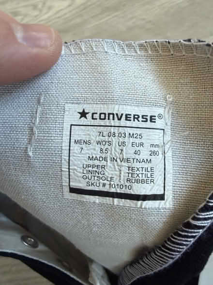 Photo of free Converse hi-tops size 7 (Tidbury Green B94 5) #3