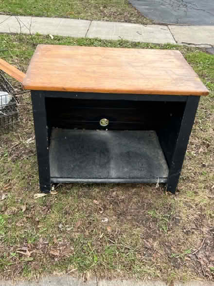 Photo of free TV Stand (5 blocks S of DGSHS) #1