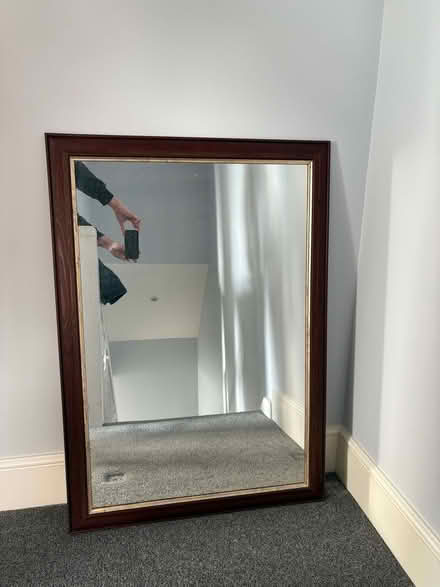 Photo of free Large mirror 104 x 73 cm (Douglas IM2) #2