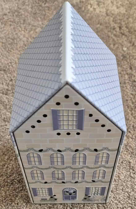 Photo of free Small Novelty Light Up Tin (Handforth SK9) #1