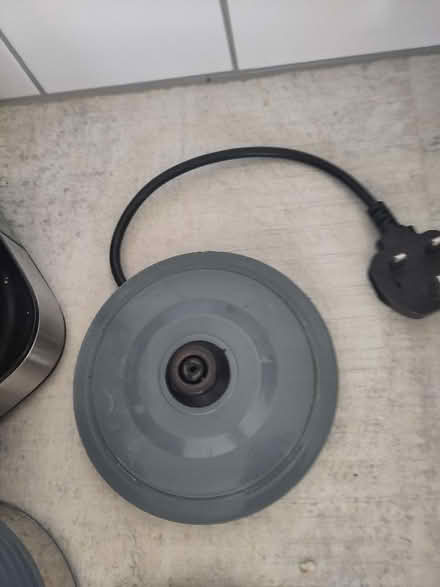 Photo of free Kettle - Russel Hobbs (Temple Cowley OX4) #4