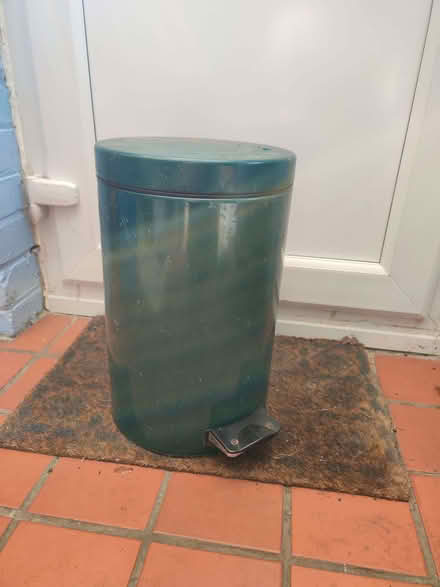 Photo of free Small kitchen bin (Cowley OX4) #1
