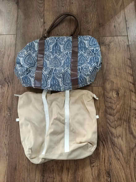 Photo of free 2 Tote bags with zip closures (Friern Barnet, N11) #1