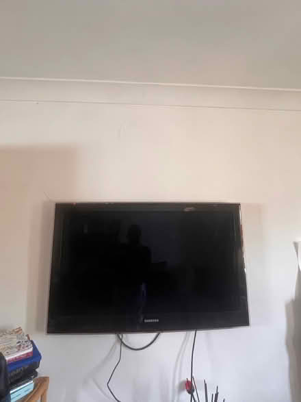 Photo of free Samsung TV (SE27) #1