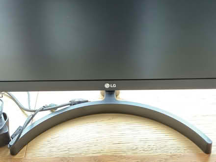 Photo of free 22" Full HD 3-Side Virtually Borderless IPS Monitor (2020) (Clerkenwell EC1N) #2