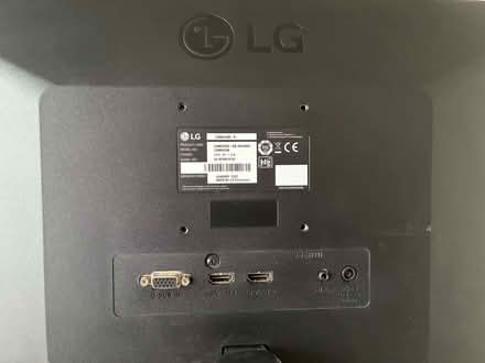 Photo of free 22" Full HD 3-Side Virtually Borderless IPS Monitor (2020) (Clerkenwell EC1N) #3