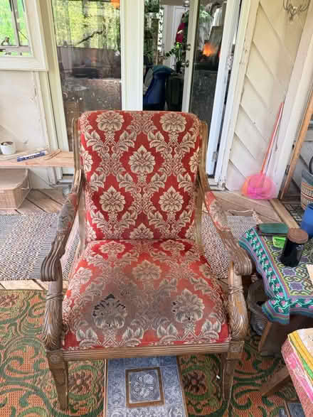 Photo of free Antique arm chair (Johnson’s Ferry & Oak road) #1