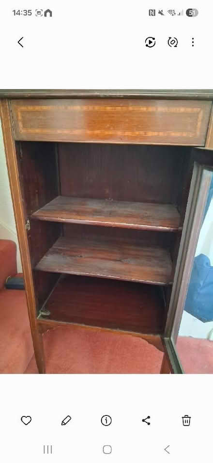 Photo of free Small vintage display cabinet (Hoddesdon EN11) #3