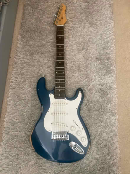 Photo of free Electric guitar (Forest green) #1
