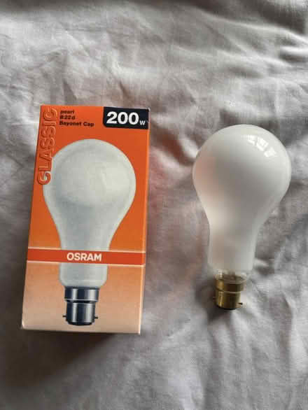 Photo of free 200w light bulbs (Stratford-upon-Avon CV37) #1