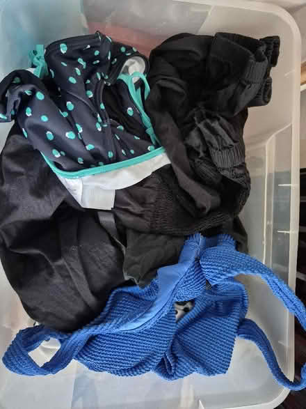 Photo of free Summer clothes (Hollinswood TF3) #1