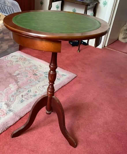Photo of free Vintage pedestal card table (Hoddesdon EN11) #2