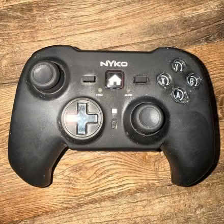 Photo of free Nyko Playpad Pro Bluetooth Gamepad (Pennington) #1