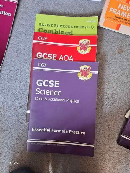 Photo of free GCSE Science (South Green CM11) #1