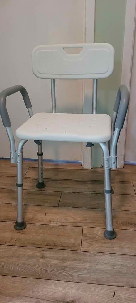 Photo of free Shower chair (Streetsville area) #1