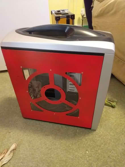 Photo of free PC case (Athelon or similar size) (Old Walcot SN3) #4