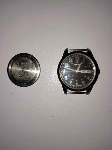 Photo of free Old broken analogue watch (Mickleover DE3) #1