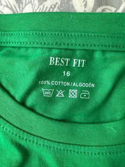 Photo of free New Saint Vincent T-Shirt (Carshalton) #4