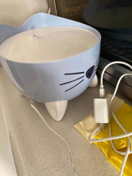 Photo of free Catit brand water fountain (Leaside) #1