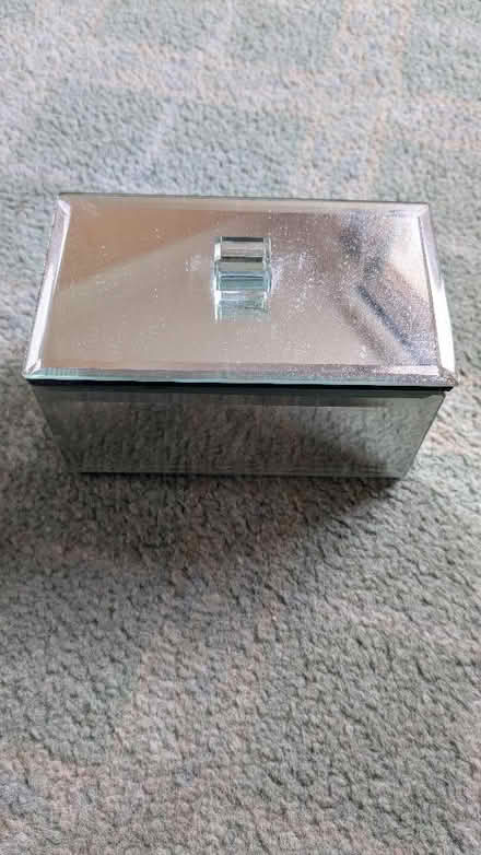 Photo of free Small mirrored jewellery/ring box (Caldy Valley CH3) #1