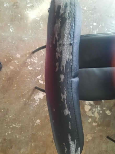 Photo of free Table and 4 chairs (Dh6) #3