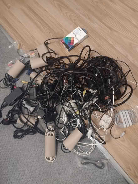 Photo of free Cables/leads/adaptors (Ashton-U-Lyne OL6) #1
