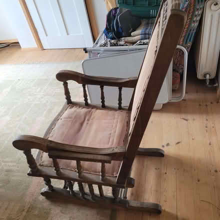 Photo of free American style rocking chair (Horsley GL6) #1