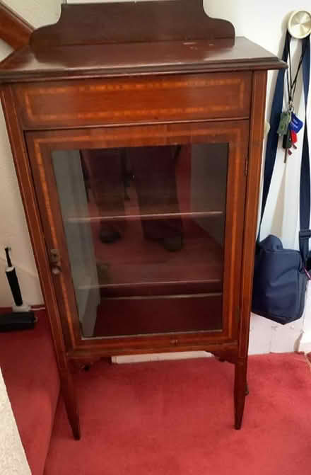 Photo of free Small vintage display cabinet (Hoddesdon EN11) #1