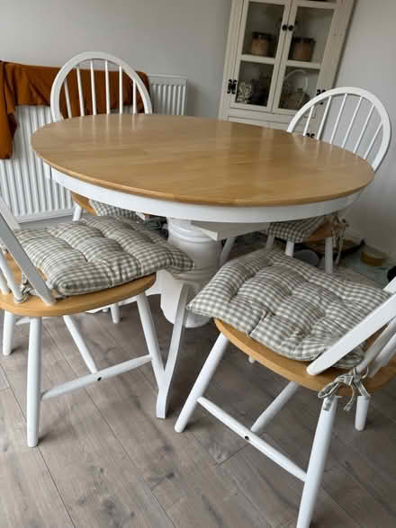 Photo of free Extendable Dining Table x4 Chairs (WV2) #2