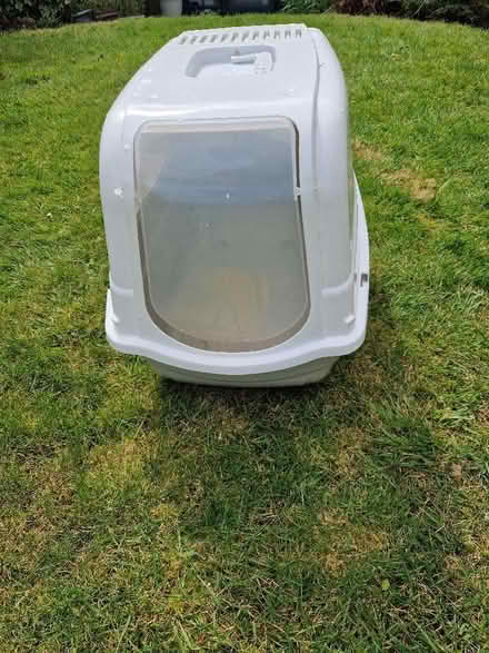 Photo of free Cat tray (North Tonbridge TN10) #1