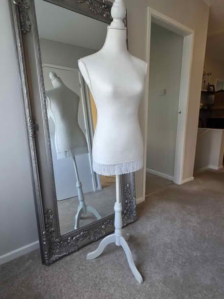 Photo of free Mannequin (PR4 0BH) #1