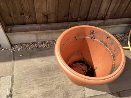 Photo of free Large garden pot (Yate BS37) #2