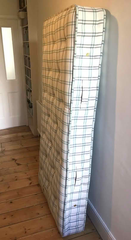 Photo of free Single Mattress 3ft/93cm SLEEPEEZEE (Central Crouch End N8) #1