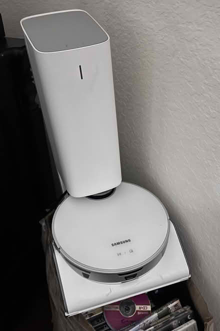 Photo of free Samsung Robot Vac (Gatlin & I-95) #1