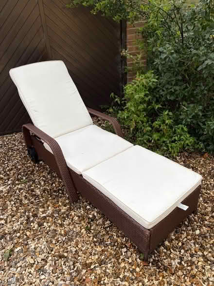 Photo of free Garden lounger (Newtown RG20) #1