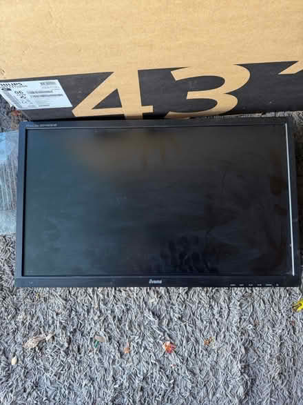 Photo of free Computer Monitors (Croydon) #3