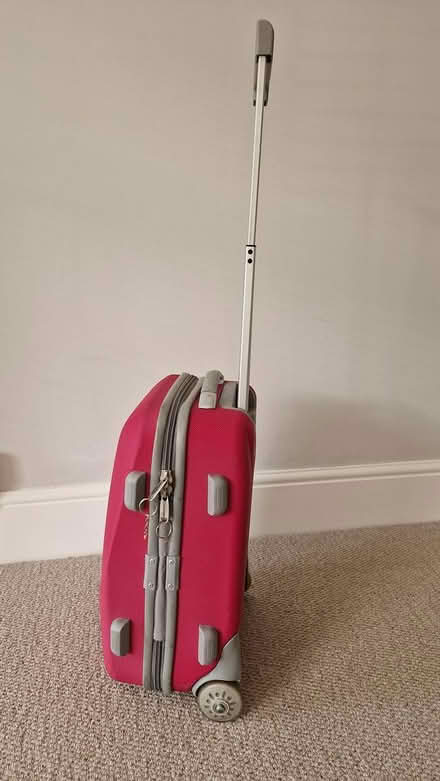 Photo of free Small wheeled hardshell suitcase (TN40 chantry Bexhill) #2