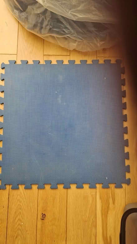 Photo of free Foam floor tiles (TN40 chantry Bexhill) #1