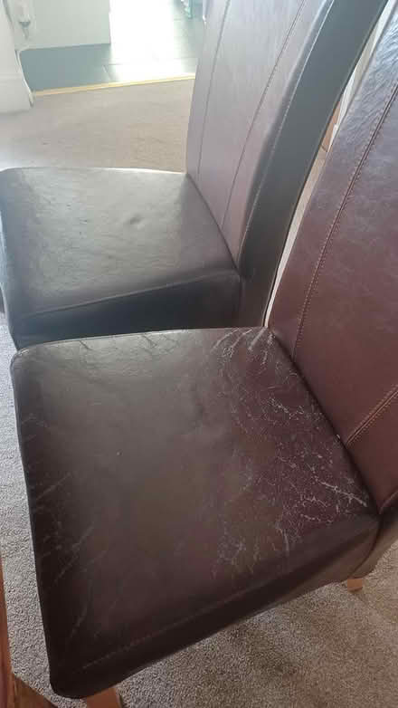 Photo of free Dining suite with 4 chairs (Bradshaw) #3