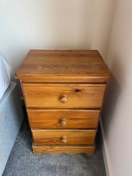 Photo of free Bed side draws and chest of drawers (Dartford) #1