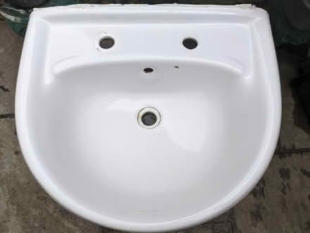 Photo of free Pedestal basin Twyfords (Coalbrookdale TF8) #1