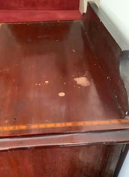 Photo of free Small vintage display cabinet (Hoddesdon EN11) #4