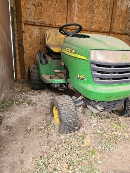 Photo of free John Deere tractor (Los Lunas) #1